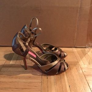 Betsy Johnson Tan and Brown Heels!!