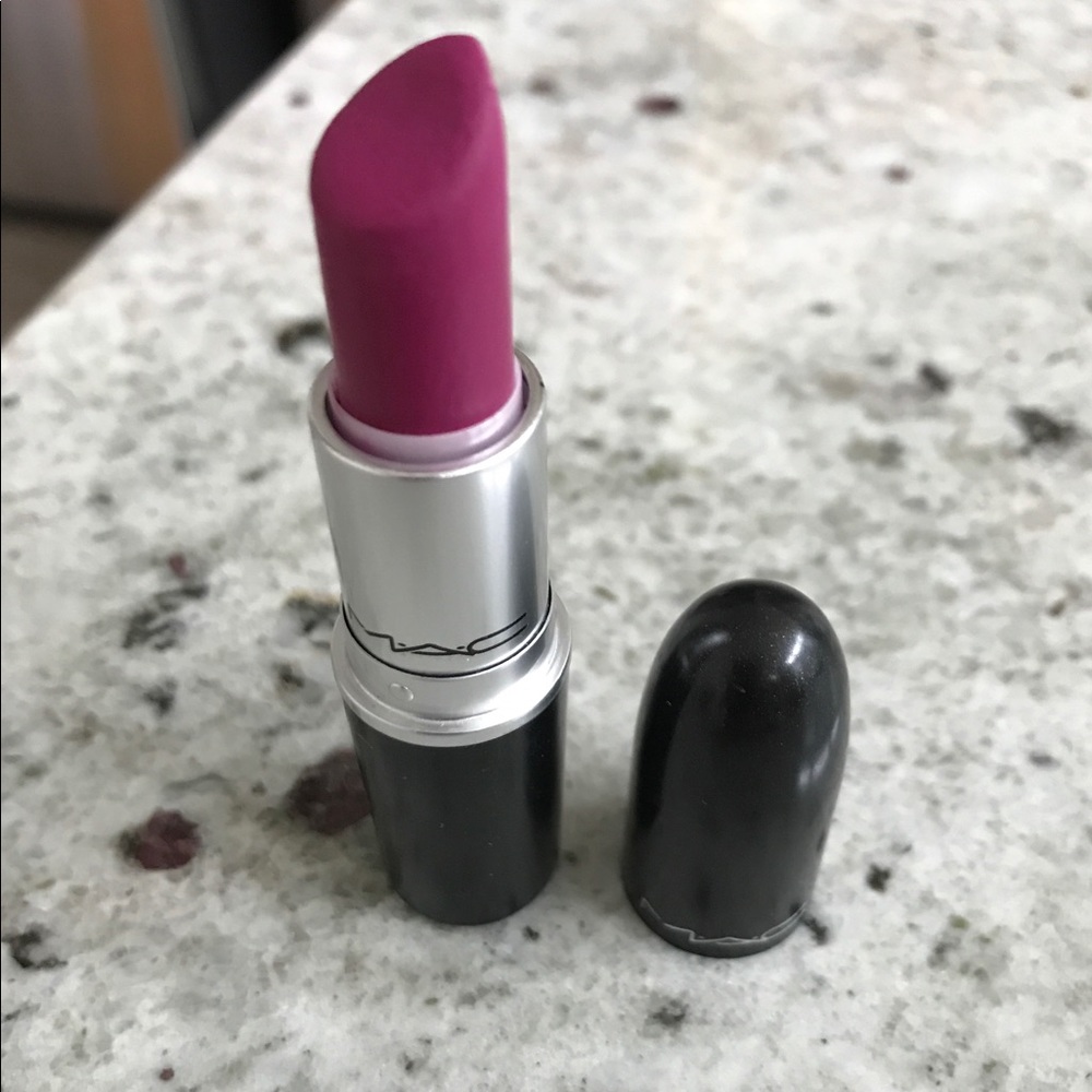 Lipstick and lip liner bundle