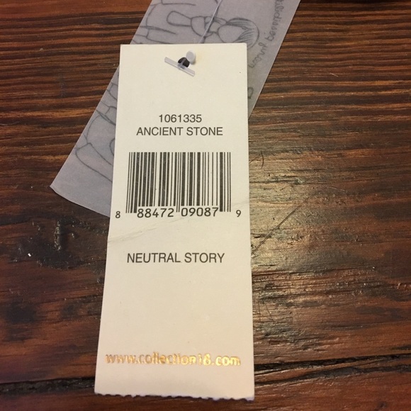 NWT Infinity Loop Scarf - Picture 2 of 3