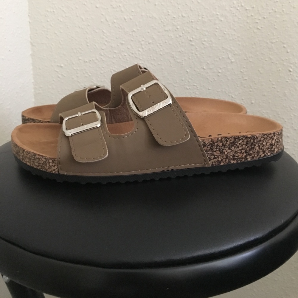 Light brown slides