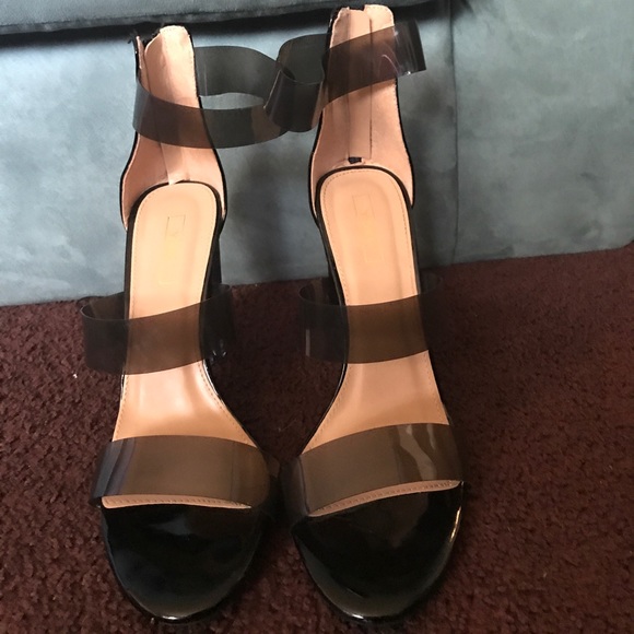 Black- 3 strap tranparent heels - Picture 3 of 4