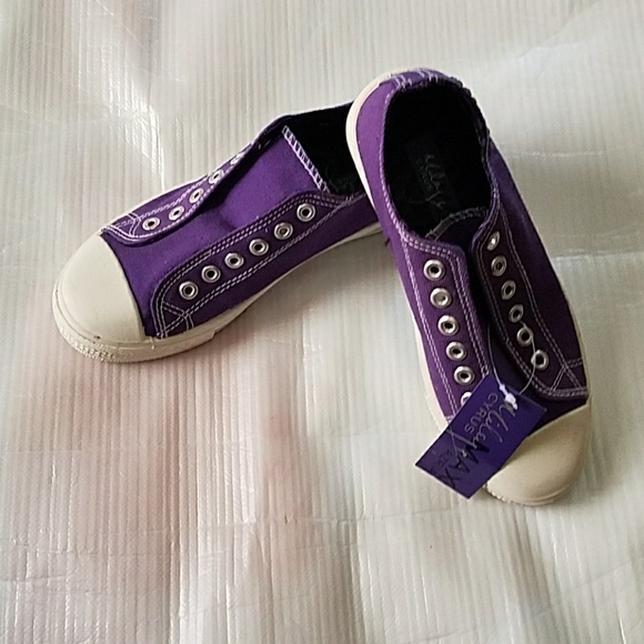 Miley Cyrus & Max Azria purple Slip on shoes - Picture 2 of 7