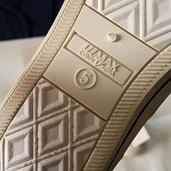 Miley Cyrus & Max Azria purple Slip on shoes - Picture 7 of 7