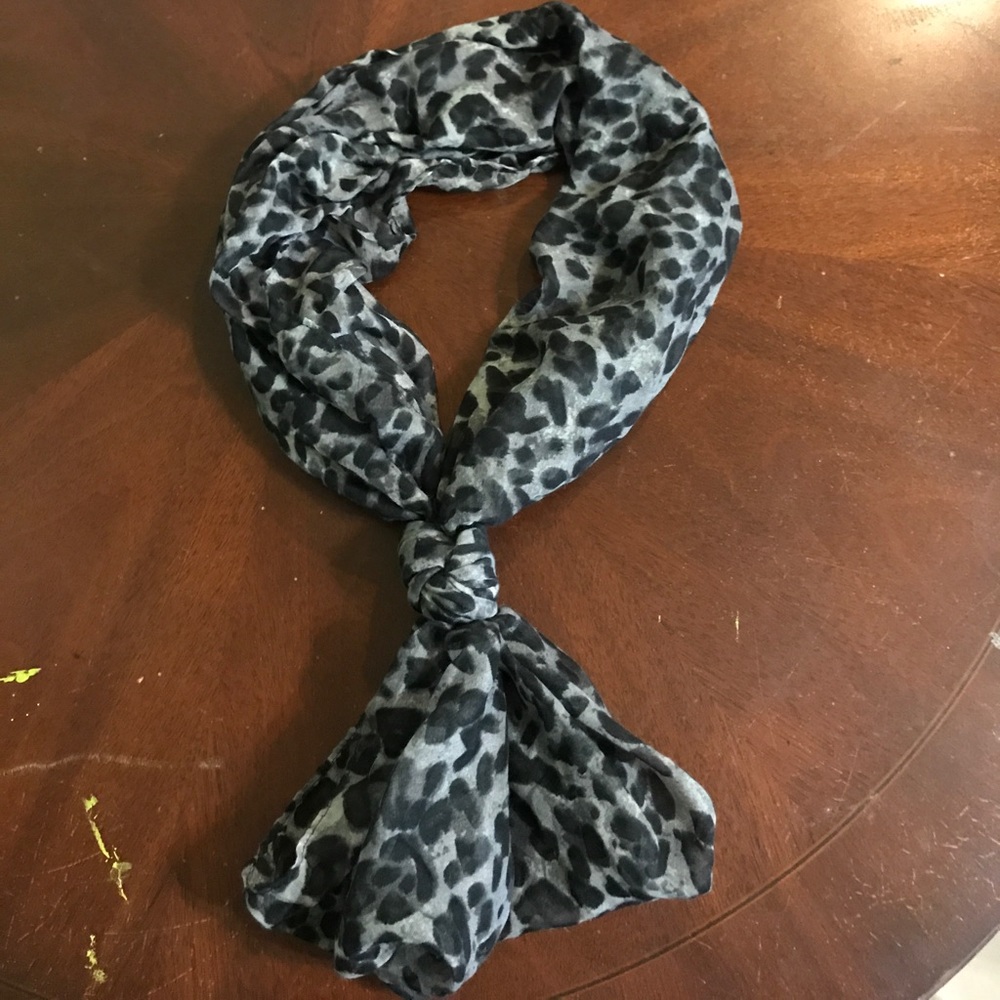 Cute Cheetah Print Black and Gray Scarf