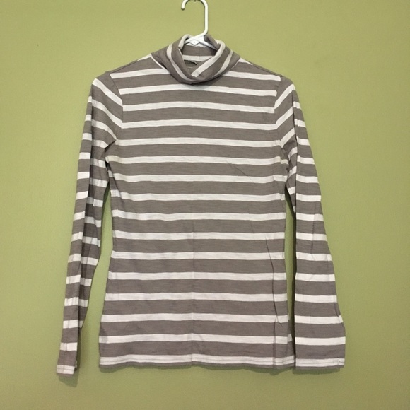 Garnet Hill • Long Sleeve Turtleneck • Size S - Picture 2 of 4