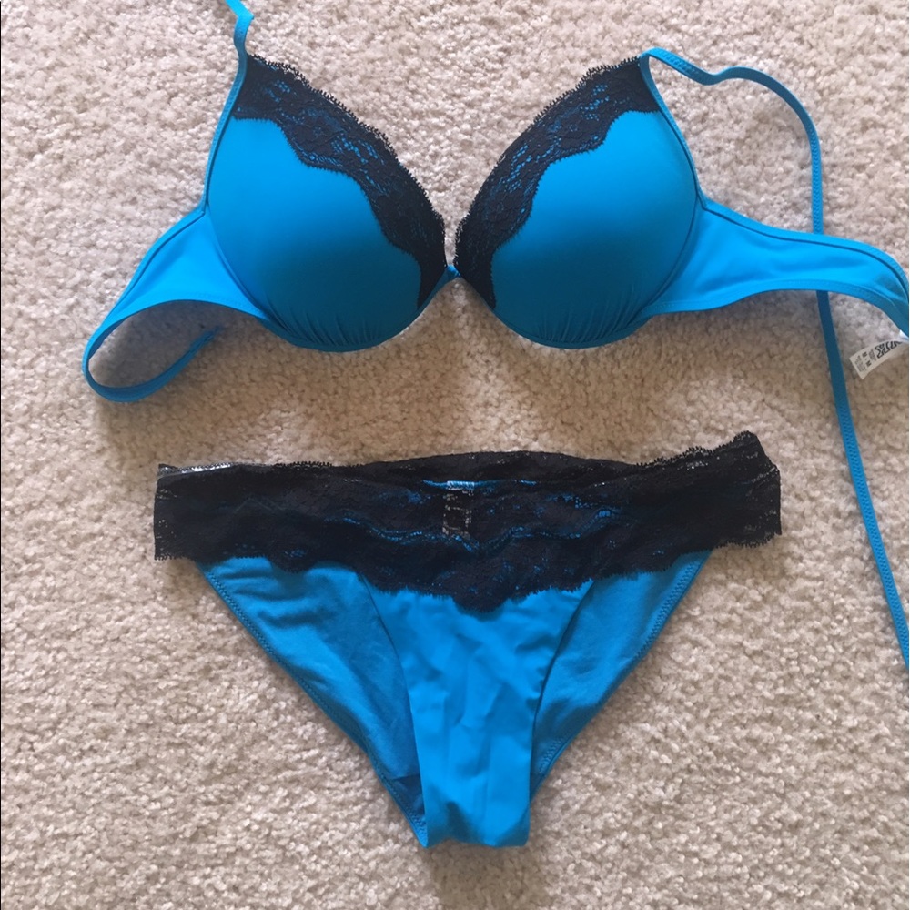 Victoria's Secret blue lace bikini NWOT