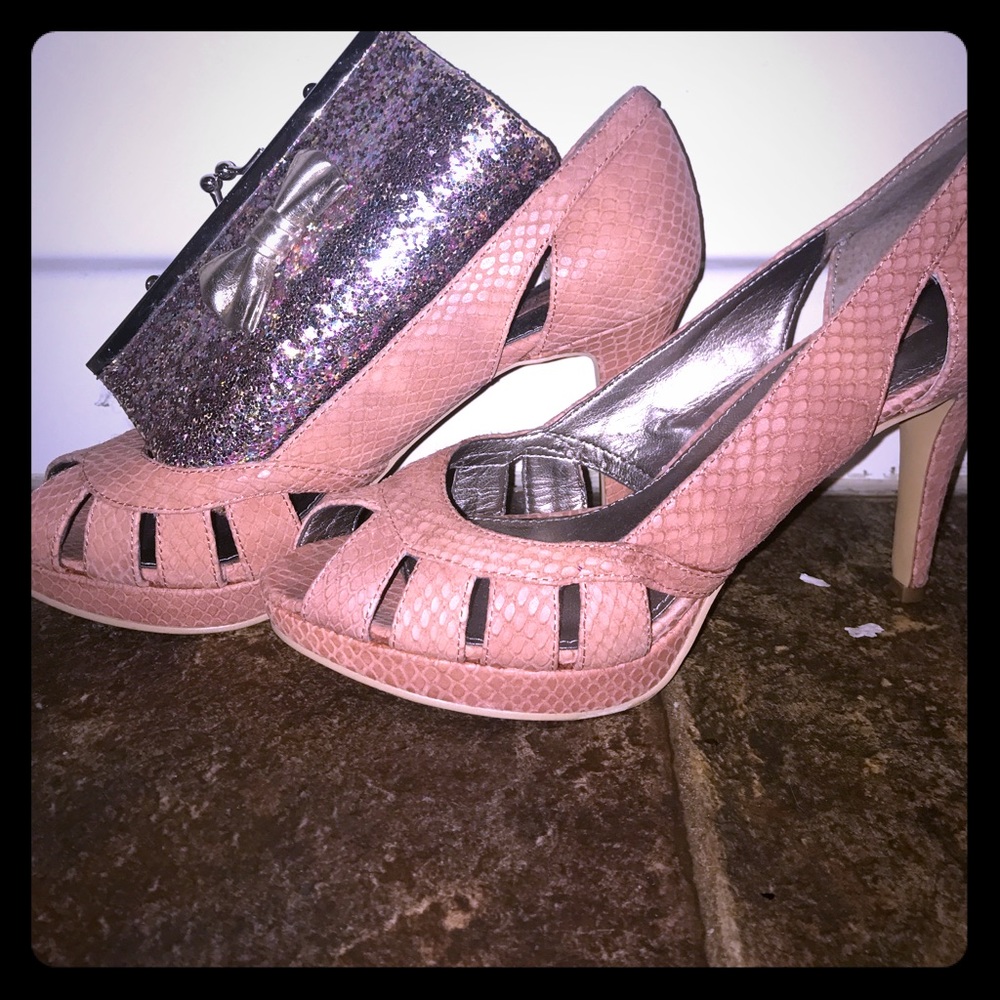 Bandolino 4" light Rose heels