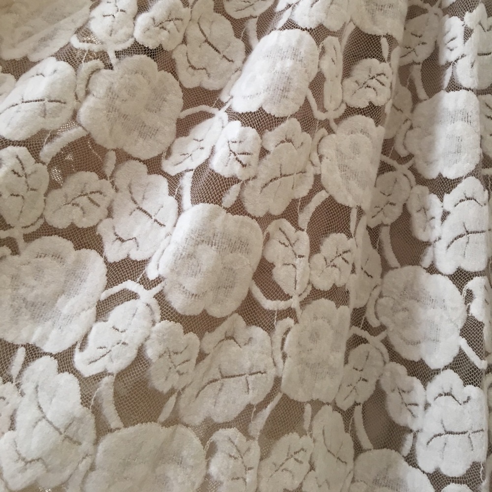 Lace top - Picture 2 of 3