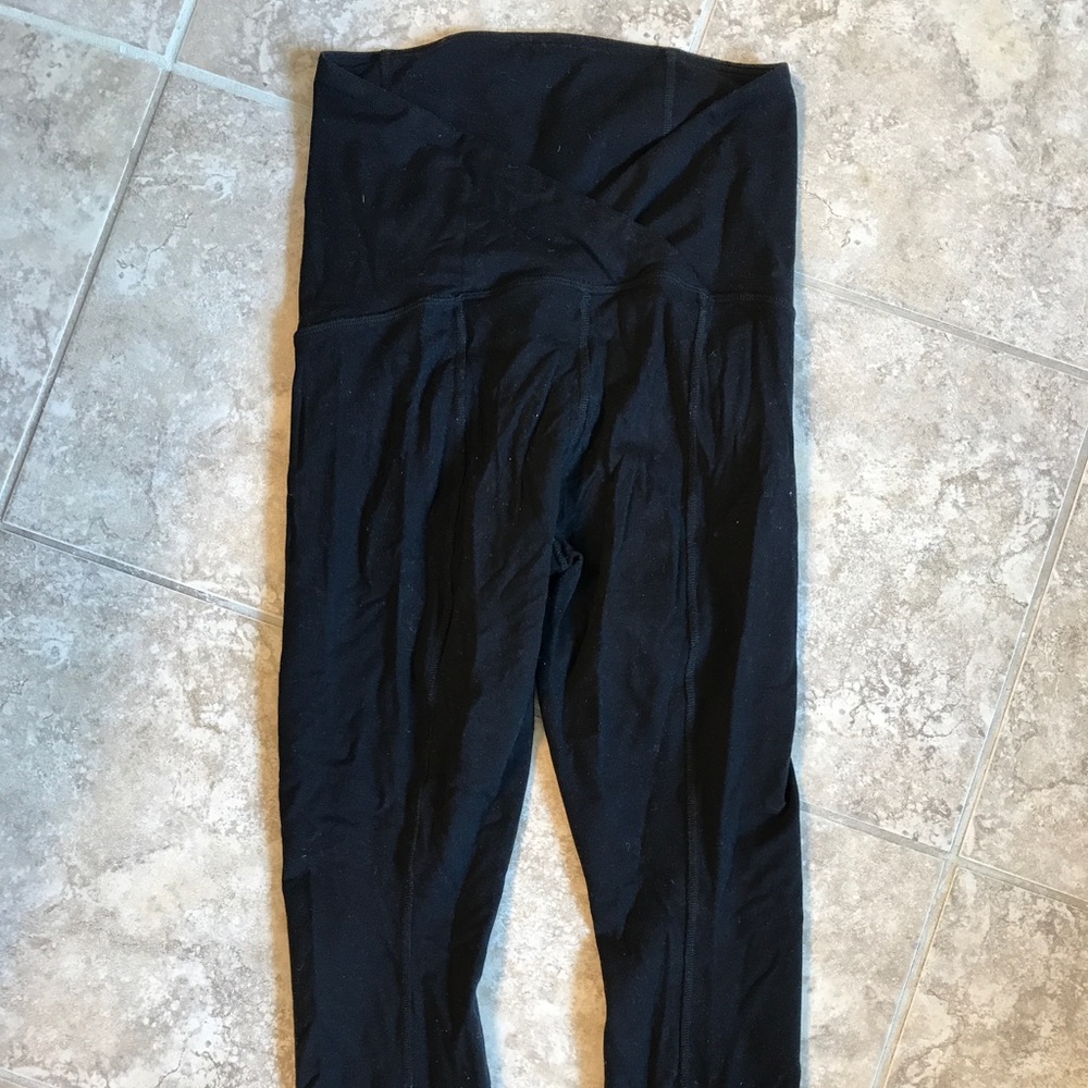 Ingrid & Isabel crop maternity legging