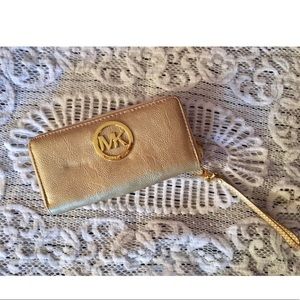 Non Authentic Michael Kors Wallet