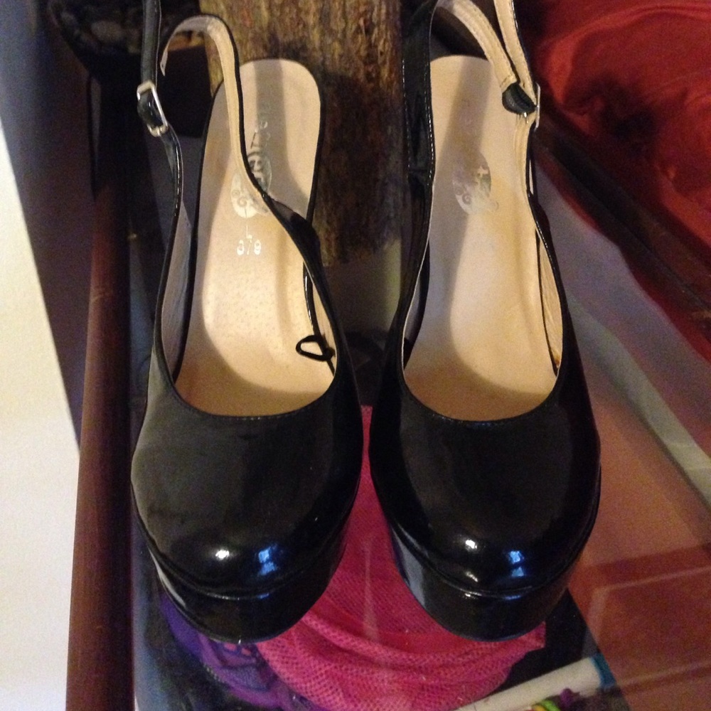 Rue21 Black Patent Slingback Heels Size 9 - Picture 2 of 4