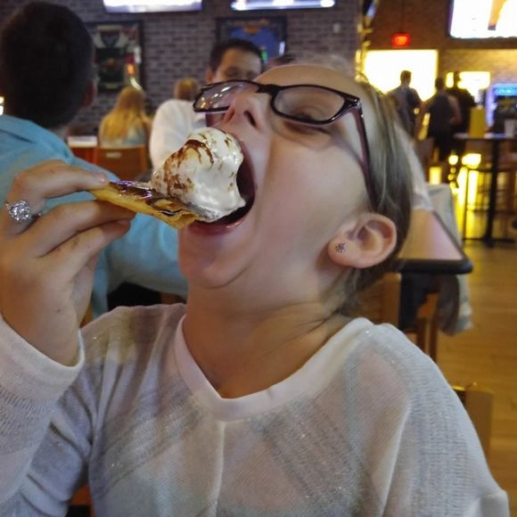 Meet your Posher, Cara - Picture 1 of 1