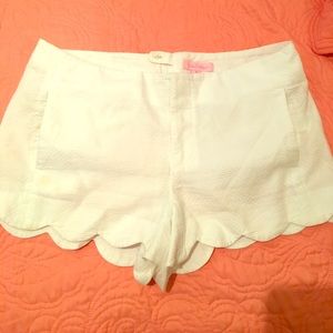 Lilly Pulitzer white scalloped shorts
