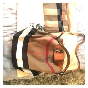 The Medium Ashby in Canvas Check and Leather