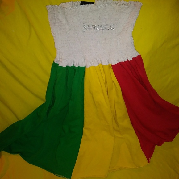 Beautiful strapless dress - Picture 3 of 4