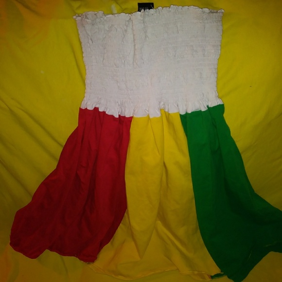 Beautiful strapless dress - Picture 4 of 4