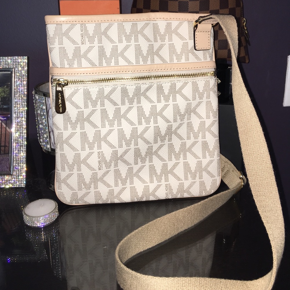 Michael Kors Crossbody Monogram bag
