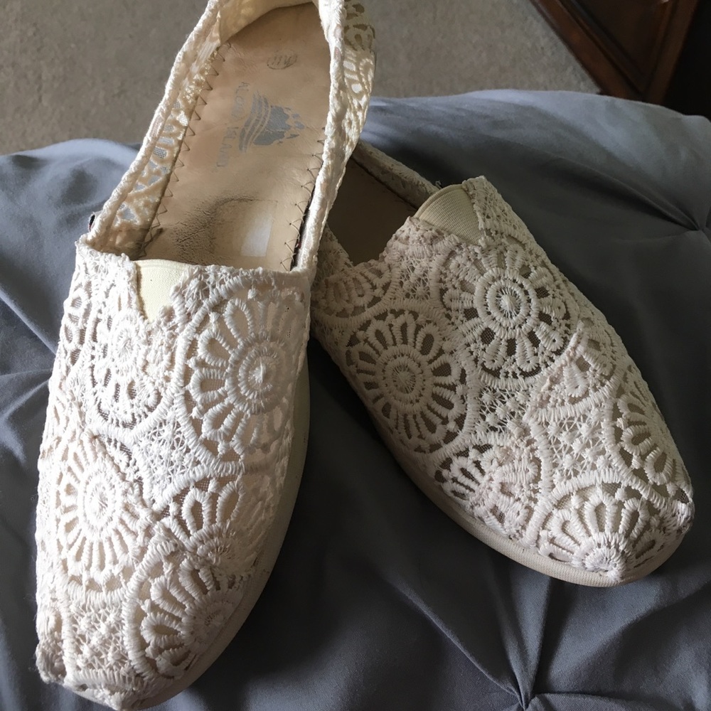 Aloha Island Lace Slip On's