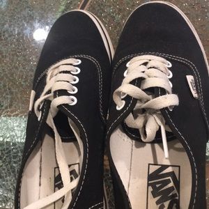 WOMENS BLACK THIN VANS