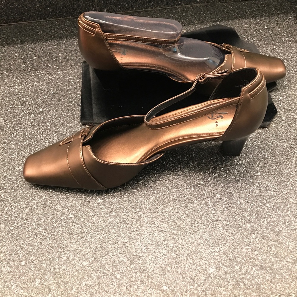 Lifestride Heels - Bronze - Brand New Never Worn