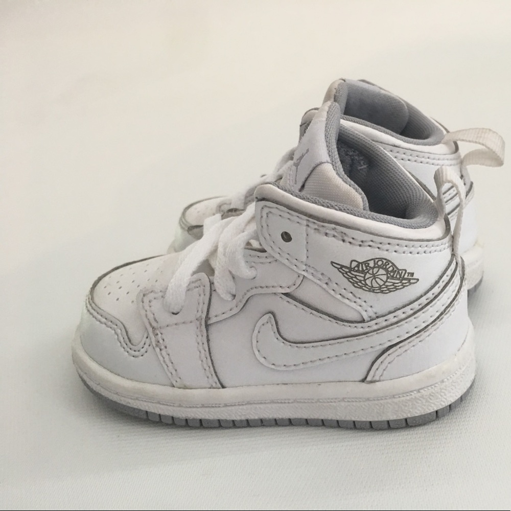 Air Jordan 1 Mid white Nike toddler shoe 4c