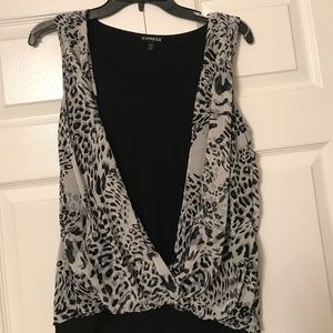 Sleeveless cute top