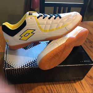 Lotto Futsal Men's Turf Sneaker