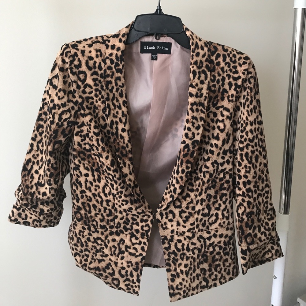 Leopard blazer