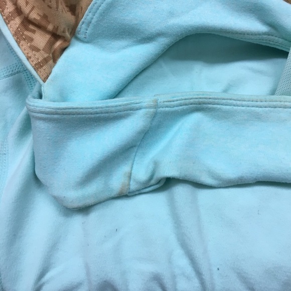 Lululemon Scoop Neck Tank - Size 6 - Picture 6 of 6