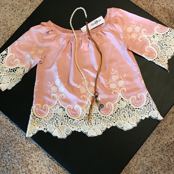 Gee Gee Off the Shoulder top - Picture 1 of 1
