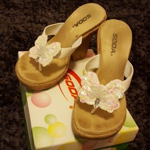 Light brown and white wedges