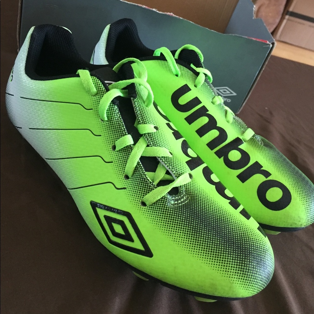 Arturo Umbro soccer cleats- unisex