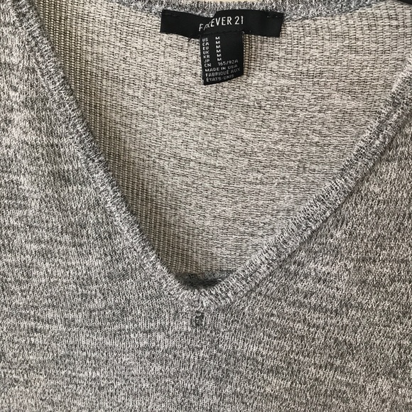 Comfy Grey Tshirt small snag in photo - Picture 2 of 3