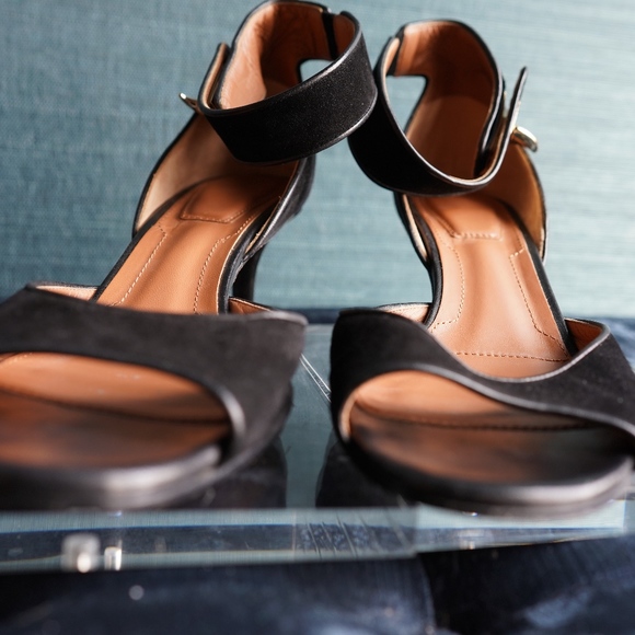 BARELY WORN Givenchy Suede Heels (10.5) - Picture 3 of 3