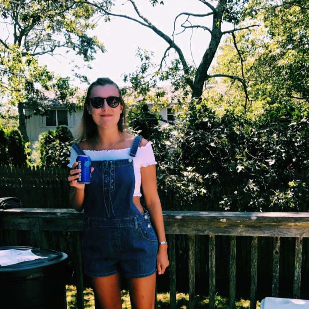 Meet your Posher, Olivia