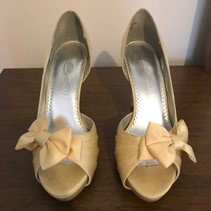 Adorable Yellow Heels