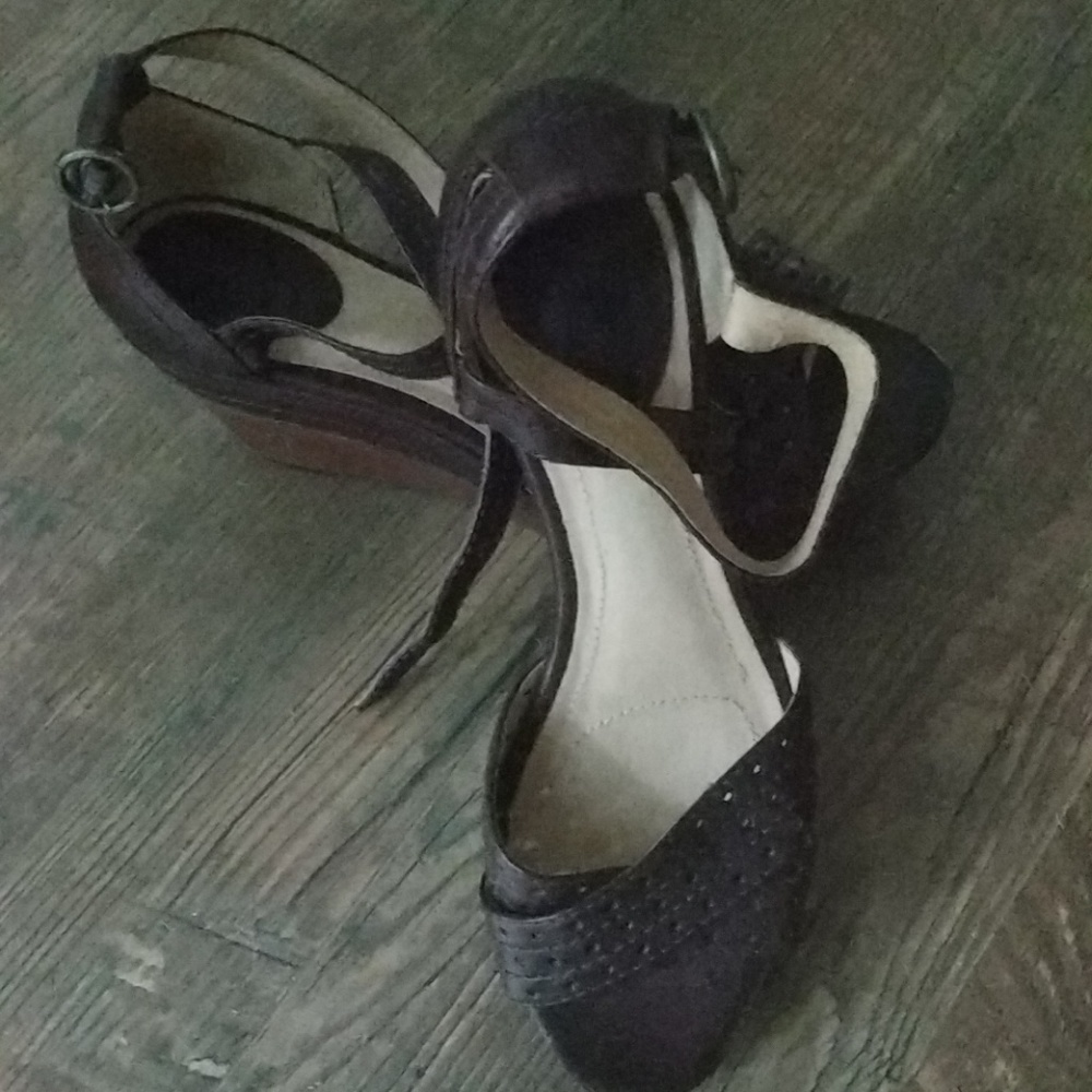 Frye Platform Leather Sandals...Never Worn