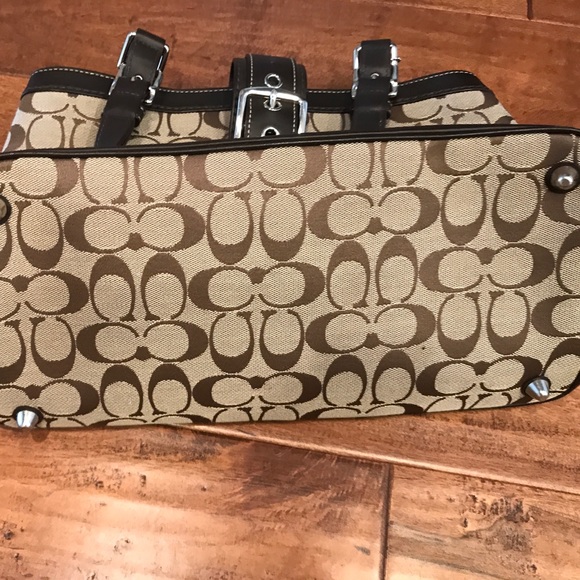 Brown coach purse - Picture 2 of 8