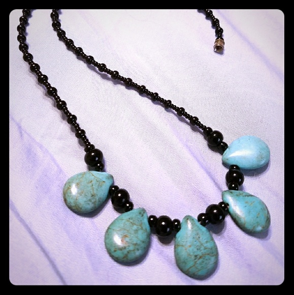 ❌🔥SOLD🔥❌Guatemalan Screw Necklace - Picture 1 of 4