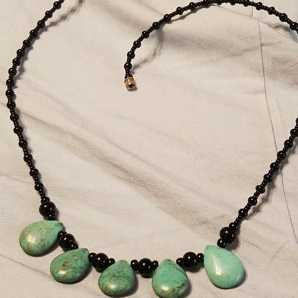 ❌🔥SOLD🔥❌Guatemalan Screw Necklace - Picture 3 of 4