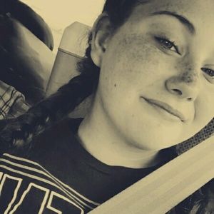 Meet your Posher, Leah