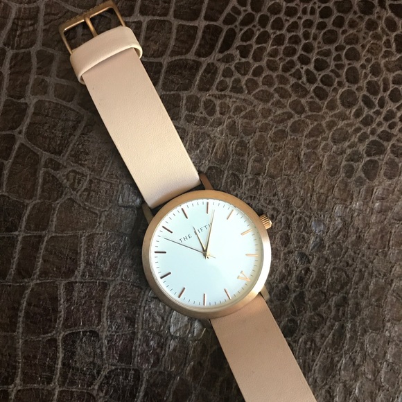 Sold Stunning Peach & Rose Gold - The 5th watches - Picture 3 of 5