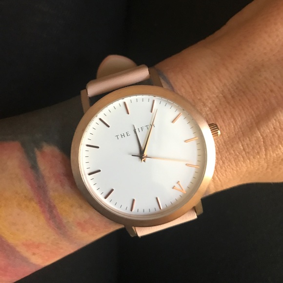 Sold Stunning Peach & Rose Gold - The 5th watches - Picture 4 of 5