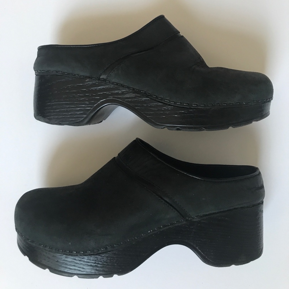 Bass Clogs