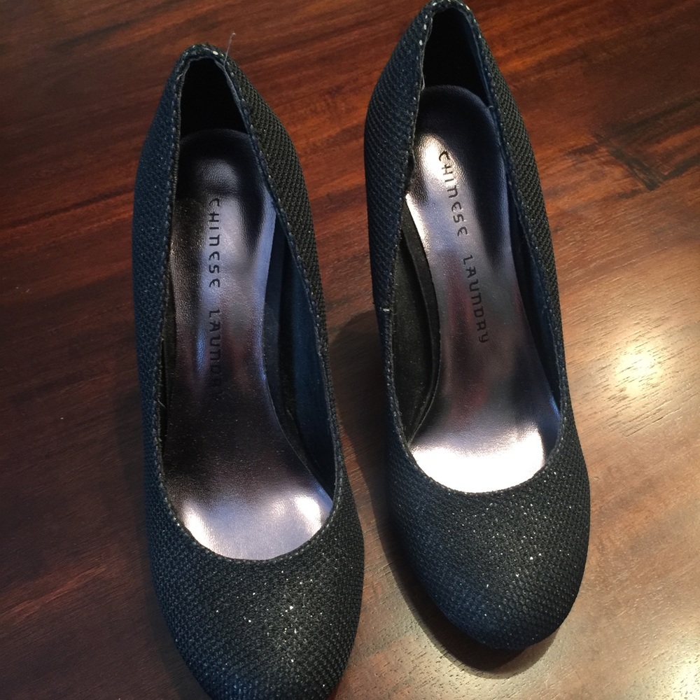 Sparkly black heels! 👠 size 7