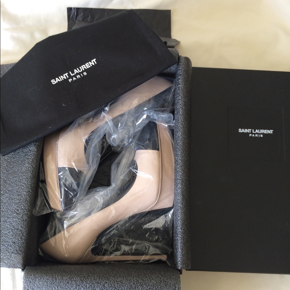 π«S O L D π« Saint Laurent Beige and Black Pumps - Picture 8 of 8