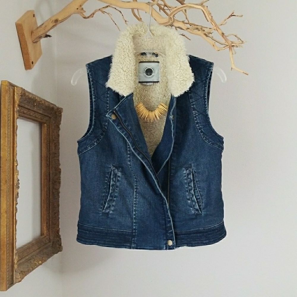 Fall is coming! by Daughters of the Liberation