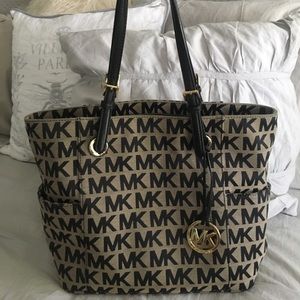 Michael kors purse