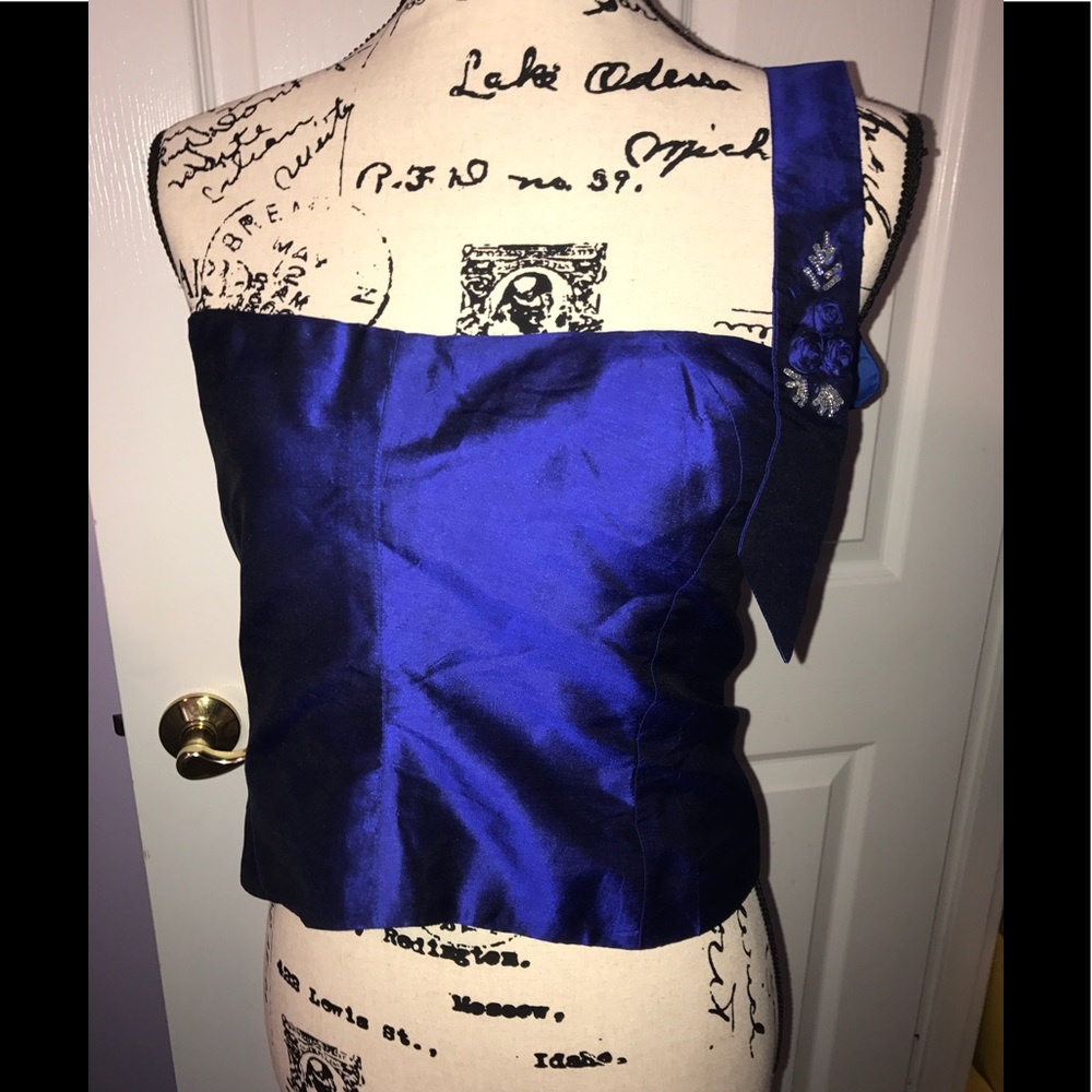 Slik One Shoulder Top