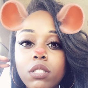 Meet your Posher, Simone